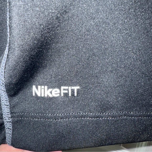 Nike Men's Black Pro Tee - Picture 3 of 6